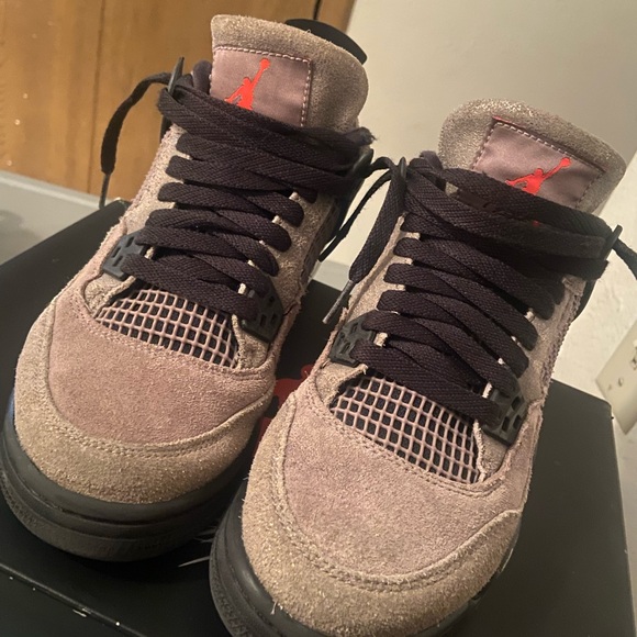 Air Jordan 4 RETRO 6Y TAUPE HAZE